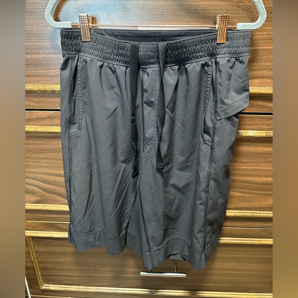 Lululemon Men’s Shorts 11” Size Medium